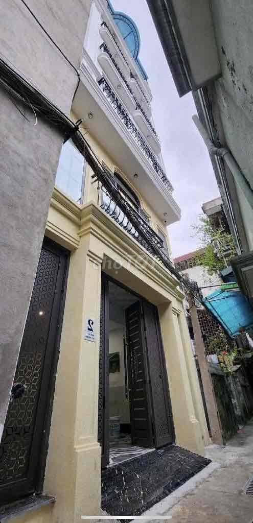 Bán căn nhà dịch vụ . dt 77m2 xây 7 tầng 20phòng kép kín cầu thang máy