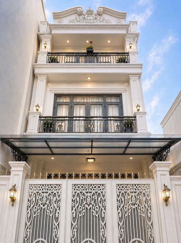 Nhà Hẻm Thẳng xe hơi. 3 tầng. 4x16m. Bùi Văn Ba. Quận 7. giá 7.9 tỷ