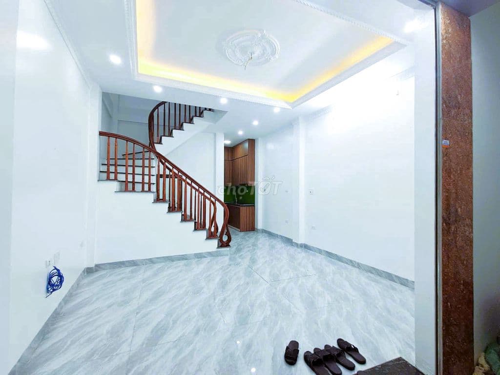 6.88 tỷ – 33/37m2 – 5 tầng – ngõ thông – trần khát chân – lò đúc