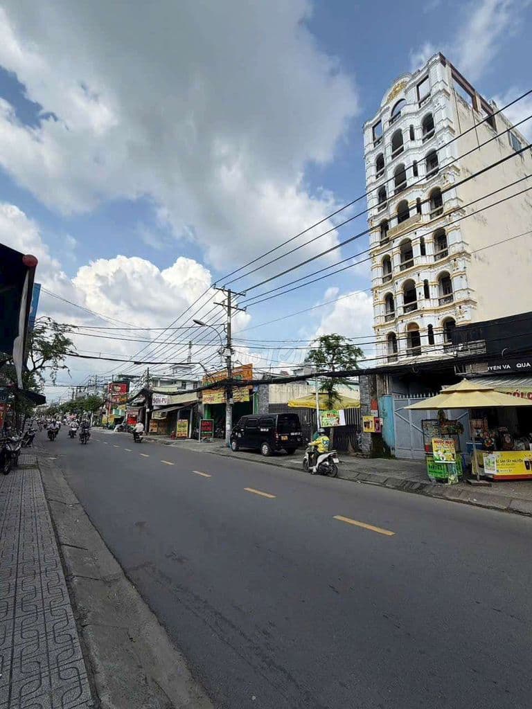 NHÀ 3TẦNG MẶT TIỀN ĐƯỜNG NGUYỄN VĂN QUÁ - PHƯỜNG ĐHT - TPHCM - Ảnh 2