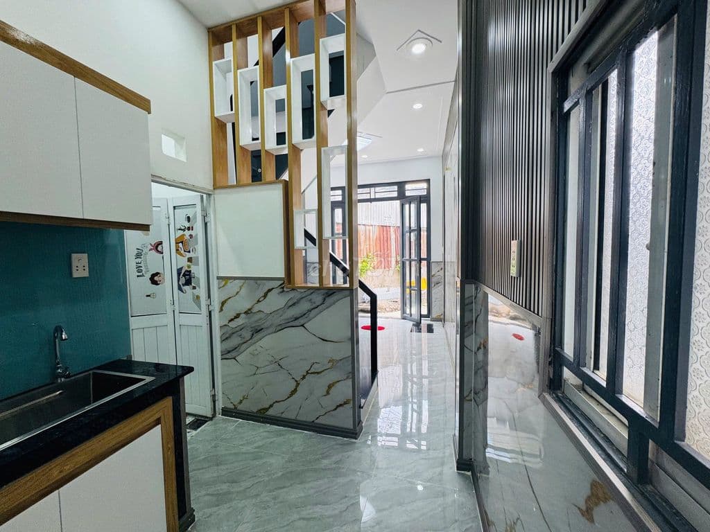 Nhà căn góc 2 mặt hẻm đg HT07 gần BX Lê Văn Khương 1T1L giá 1 ty1 95TL - Ảnh 2