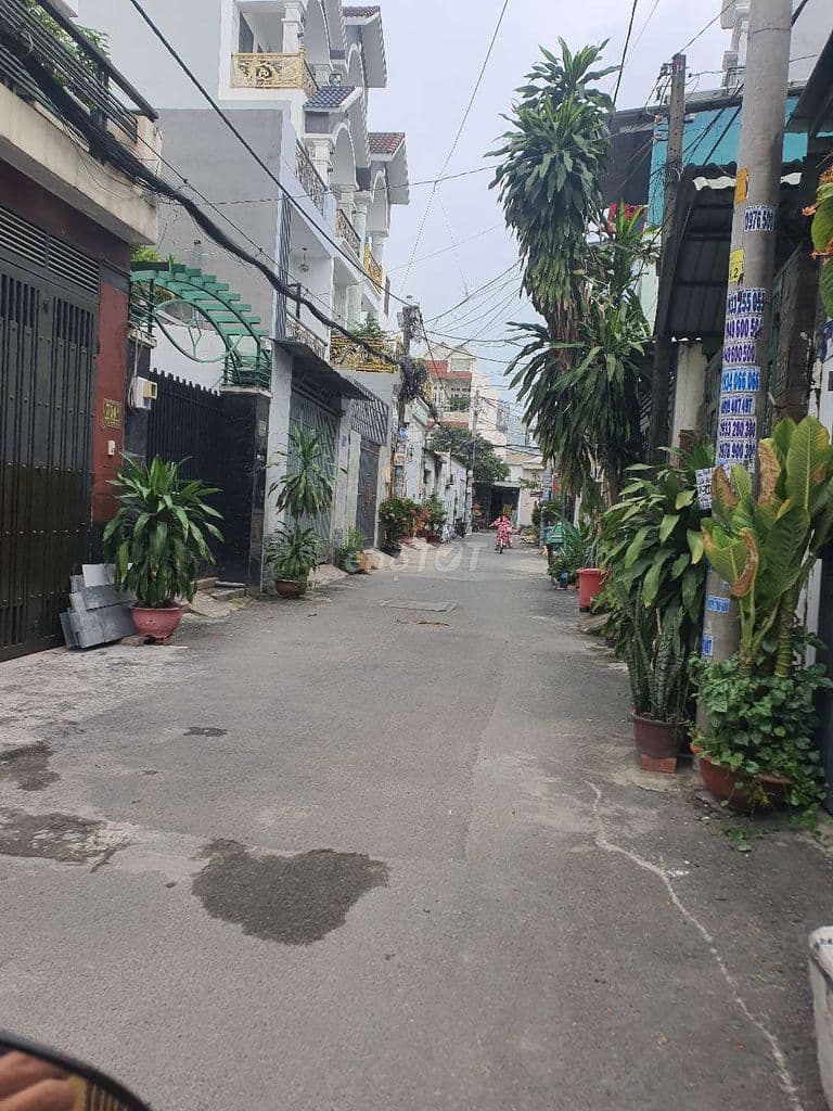 Đất hxh 5m thông đông hưng thuận sát gò vấp dt 5x21 full giá 6.4 tỷ