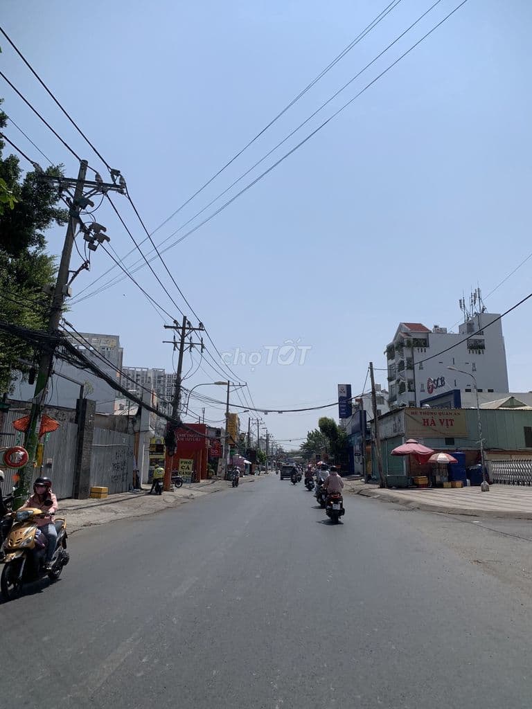 Đất 93,5m2 góc 3 mặt tiền đường 30m giá đầu tư Quận 9 - Vành Đai 3