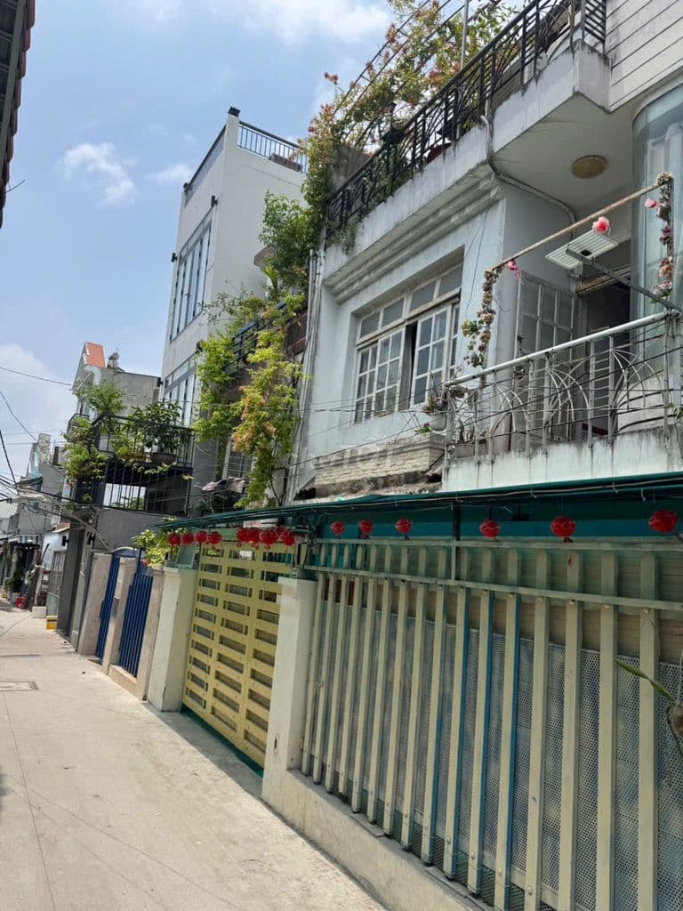 Nhà phố trệt 2 lầu. Có 5PN 5WC. Tại Lê Văn Lương, ngay UB Xã - Ảnh 2