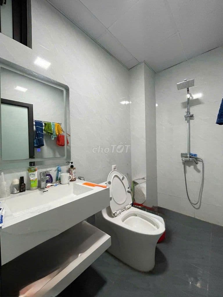 SIÊU PHẨM NGÃ TƯ SỞ - 30M RA MẶT PHỐ - SÂN RIÊNG RỘNG THênh THANG