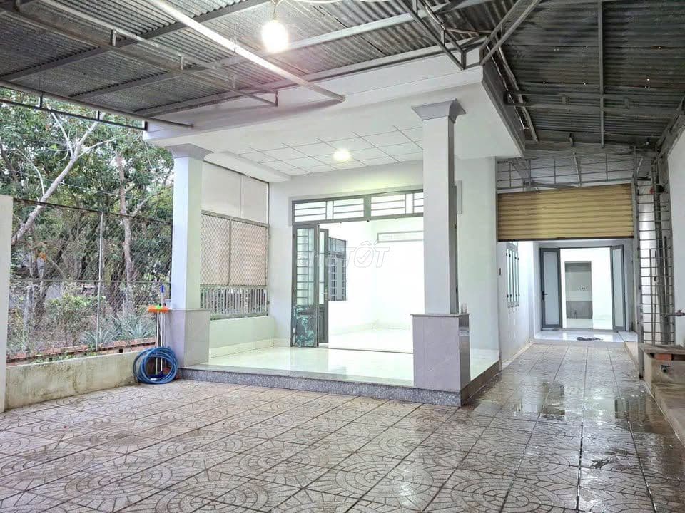 Kẹt ! Cần bán gấp căn nhà cấp 4 ở Đ. Hồ Văn Tắng 135m2 -SHR- giá 745tr - Ảnh 2