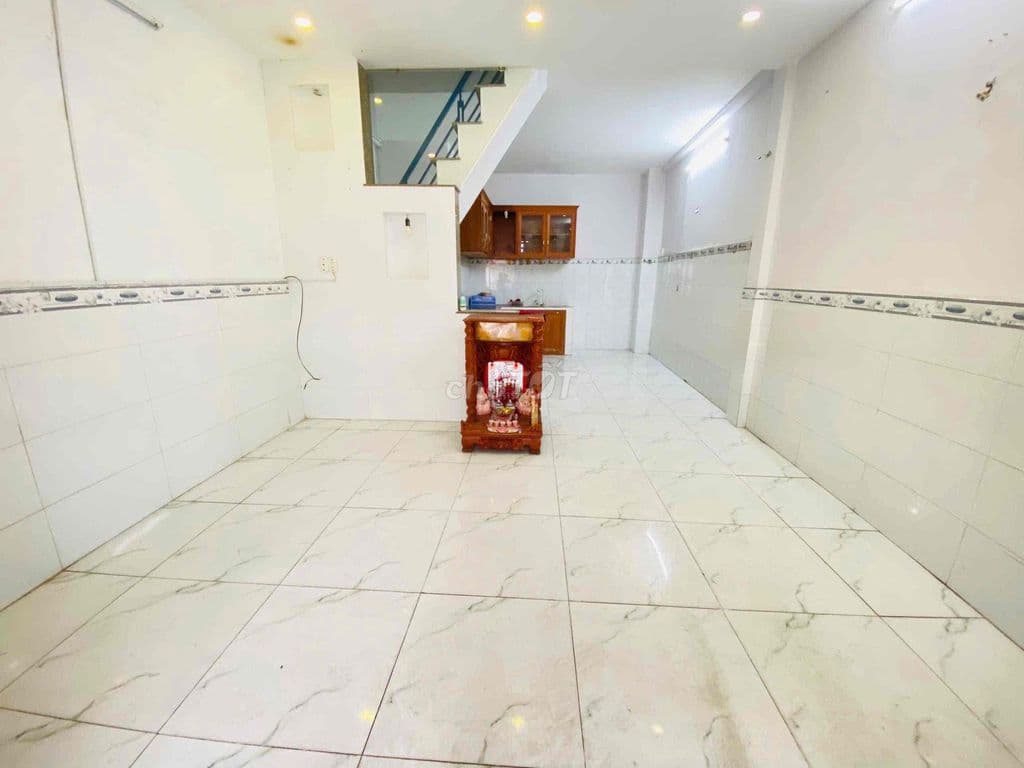 Nhà Mt Trần Thủ Độ 4.2x9 m trệt gác giá 4.25 tỷ ( đoạn nhỏ )