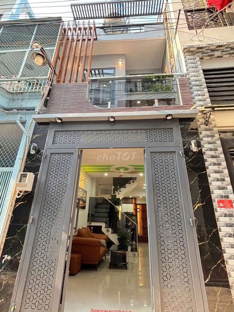 Nhà HXH thống nhất gần City cland