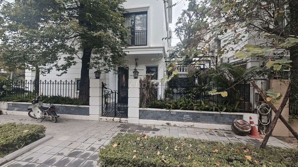 Tôi cần bán nhà biệt thự Ciputra căn góc 4tầng thang máyfull nội thất - Ảnh 3