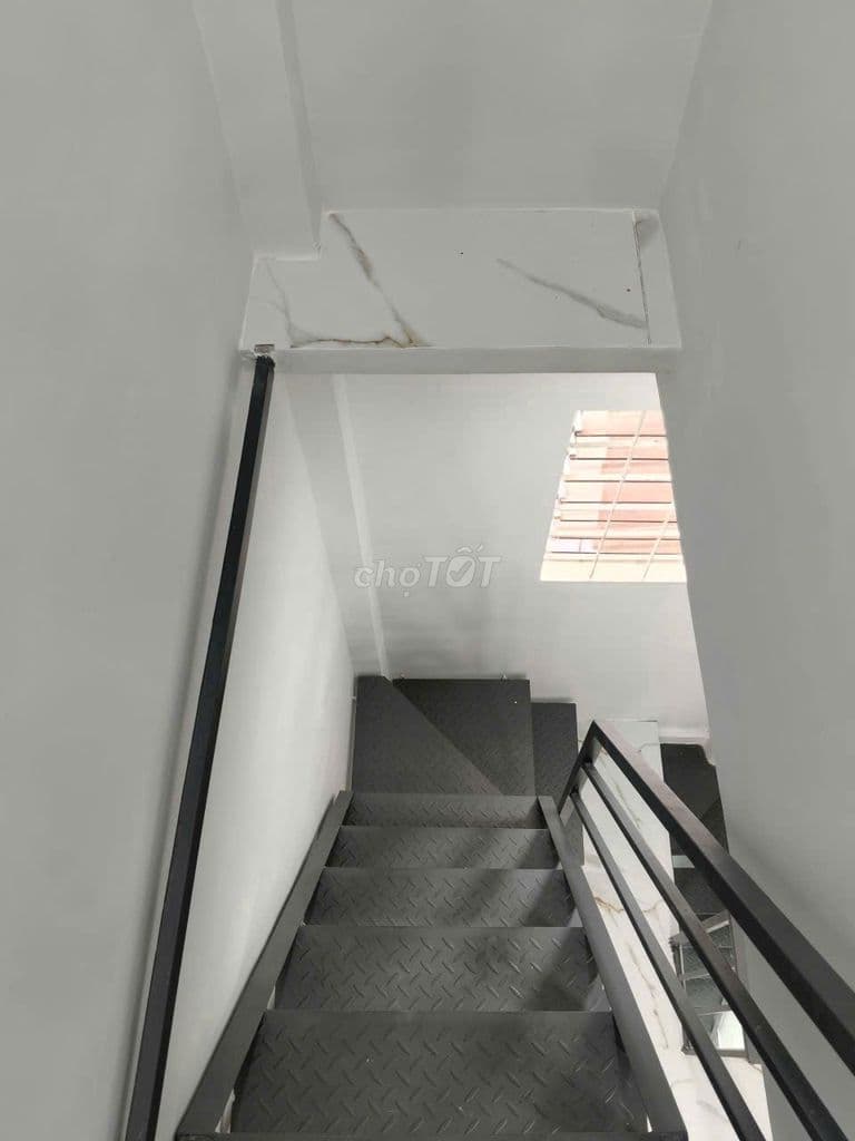 Bán nhà hẻm Lạc Long Quân-ra 86 Ông Ich Khiêm,DT:2.3X5.5m 2 lầu 2pn2wc - Ảnh 3