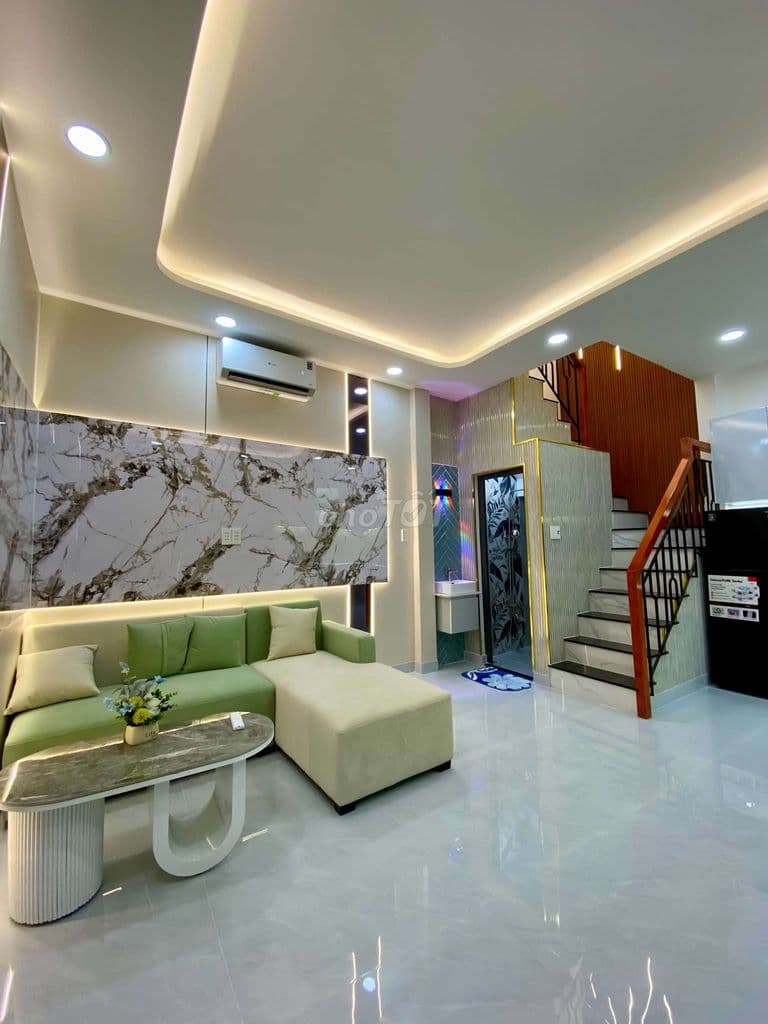 Sát MT Hưng Phú Quận 8 -Ngang 8m - 3PN (có PN trệt) - Full NT Cao Cấp
