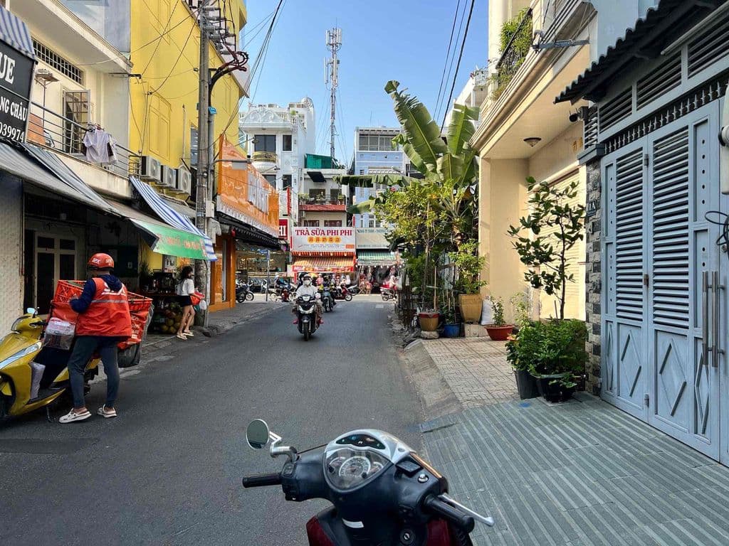 Nhà bán MTKD Phường Tân Quý : 4 x 10m , lửng , 2 lầu , st giá 10,5 tỷ