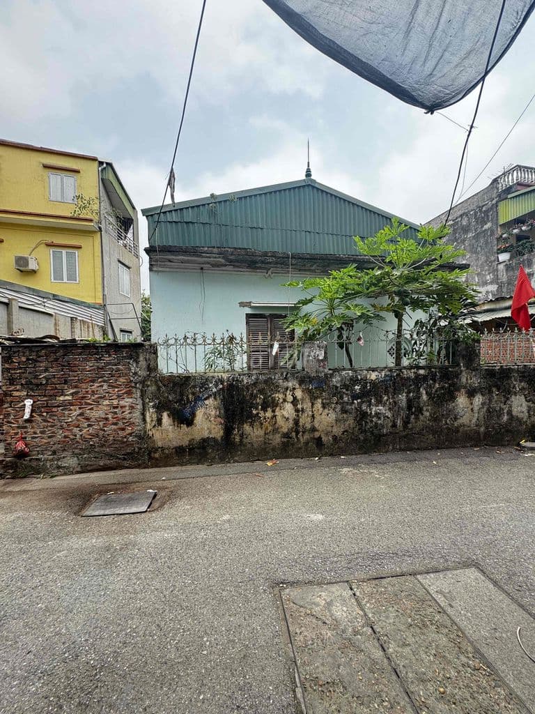 ĐẤT PHỐ THẠCH BÀN – 168M – MT 11M – GIÁ 110TR/M2 Ô TÔ TRÁNH – KINH DOA