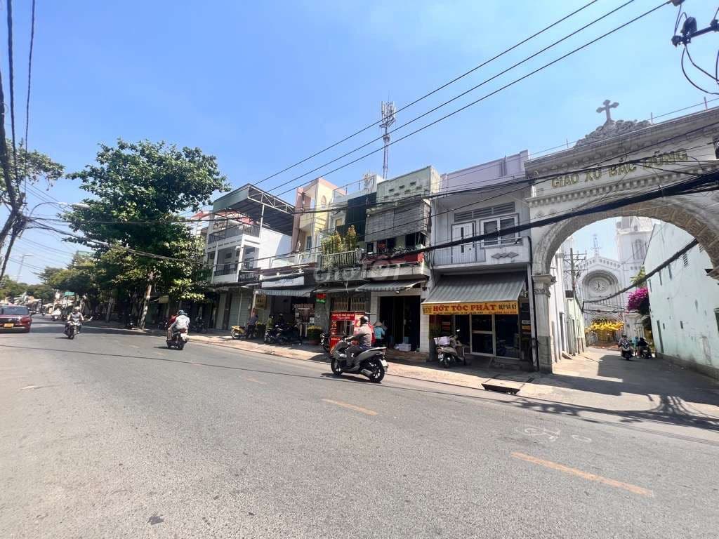 Bán nhà , Ngang 6M- 190M2, 4Tầng Giá :13.5Tỷ Đường Thống nhất ,Gò Vấp
