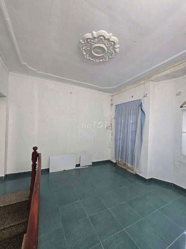 cần bán gấp ,nhà 20m2 giá nhỉnh 2 tỷ