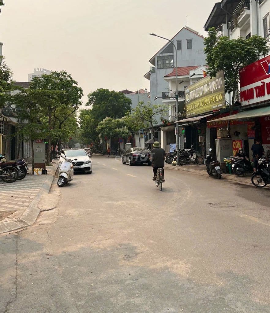 BÁN ĐẤT MẶT NGÕ THÔNG- PHÚ THƯỢNG -TÂY HỒ- Ô TÔ 7 CHỖ ĐỖ CỬA