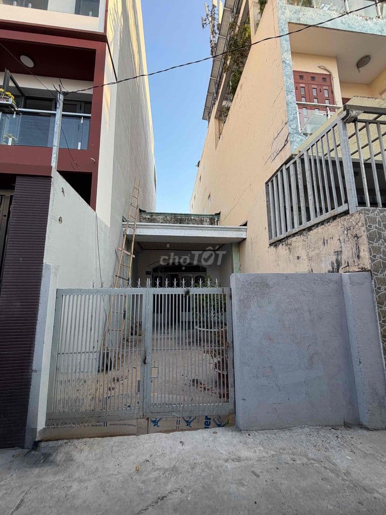 Chính chủ cần bán đất tặng nhà