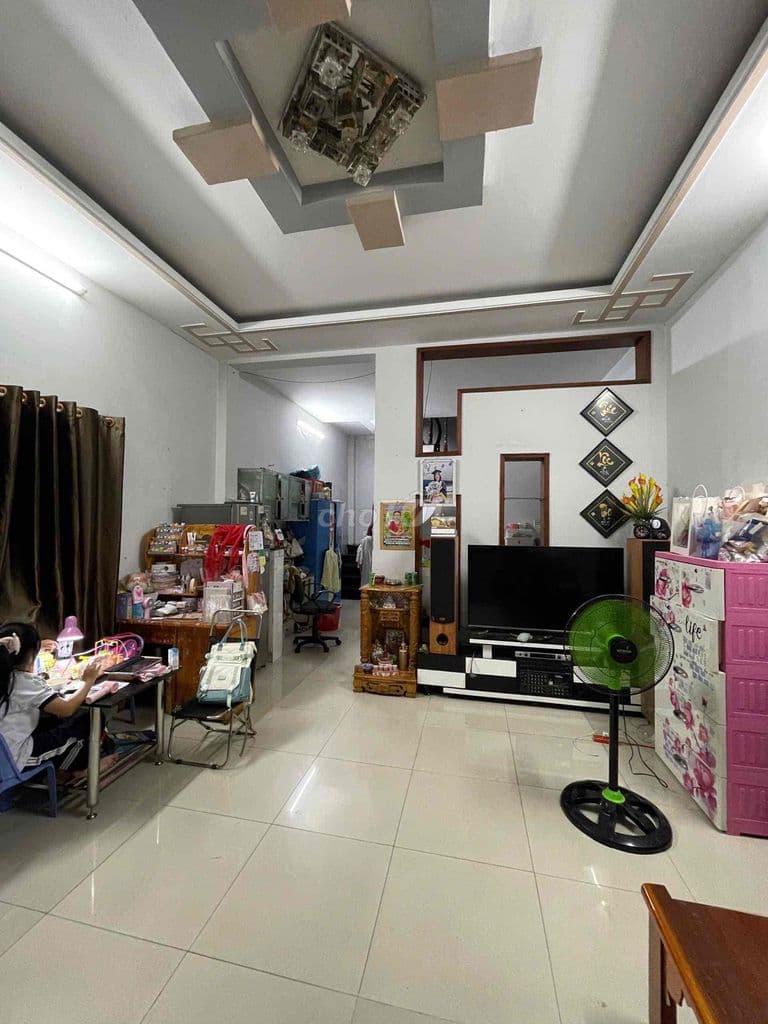 Nhà diện tích khủng 6,42m x 20m. 1/ đường Dương Thị Mười. Hẻm xe tải - Ảnh 2