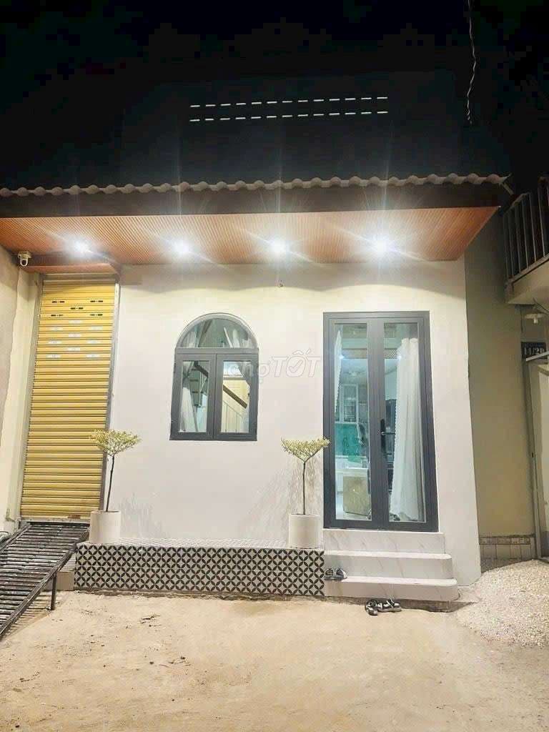 BÁN NHÀ GẦN CHỢ HÓC MÔN, HẺM XE HƠI – SHR – GIÁ NHỈNH 2 TỶ - Ảnh 2