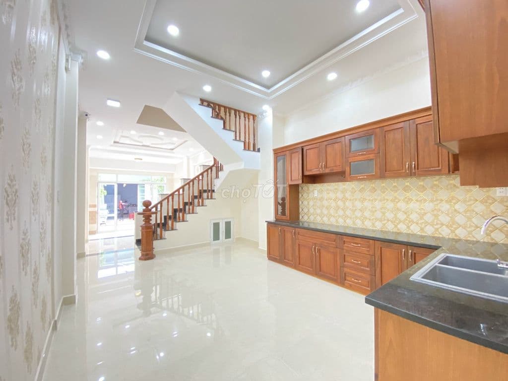 NGỘP GIẢM MẠNH Bán Nhà 3 Lầu - Vạn Phúc CiTy QL13 - Ảnh 3