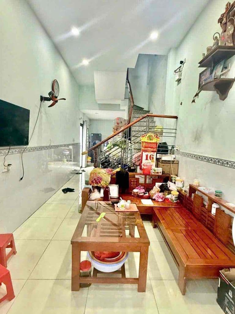 NHÀ MẶT TIỀN 4M x 25M ĐÚC 2 LẦU NGAY CHỢ HIỆP THÀNH . QUẬN 12 - Ảnh 2