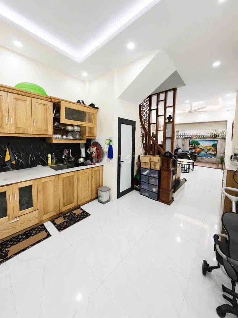 Bán nhà chính chủ k qua sàn 36m2 3.5m mặt tiền 4 Tầng sổ đỏ CC