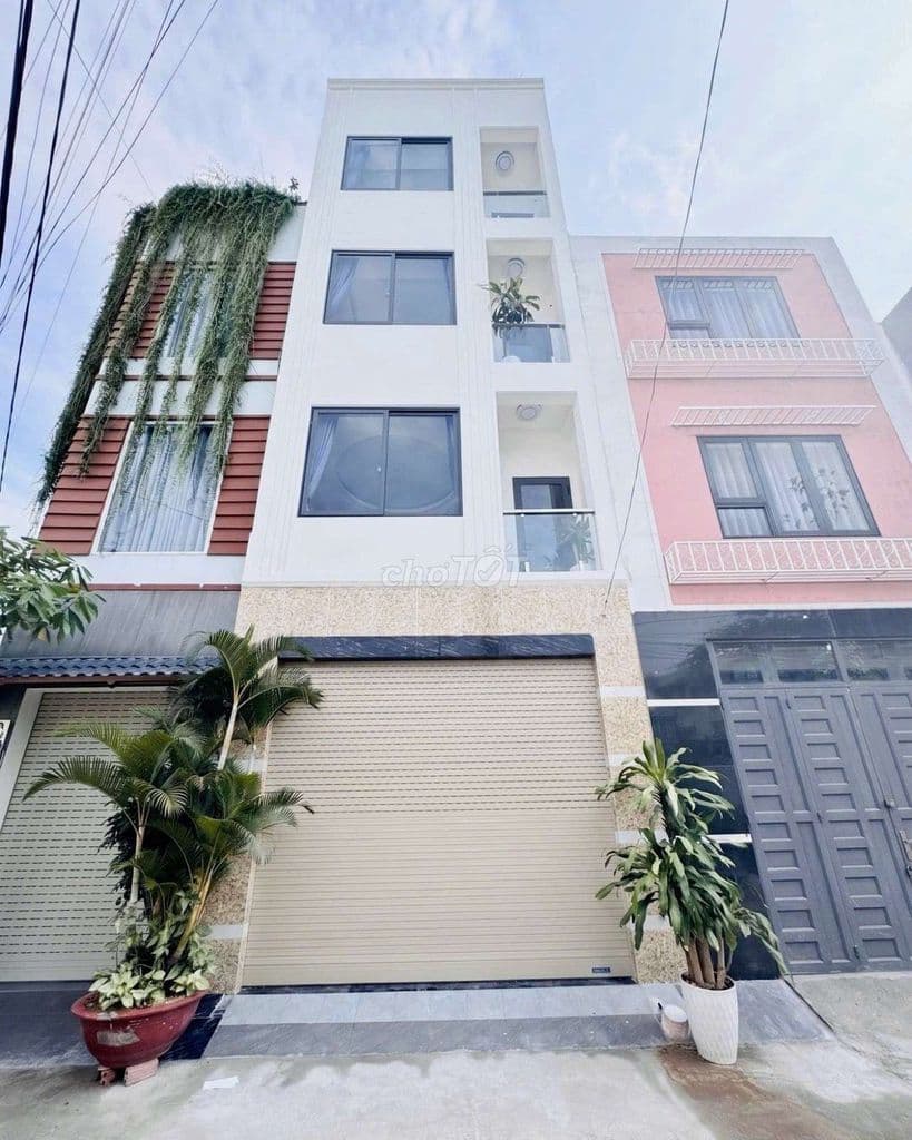 Nhà 5 Tầng Lã Xuân Oai - Ô tô Ngủ Trong Nhà - Sổ Riêng Hoàn Công