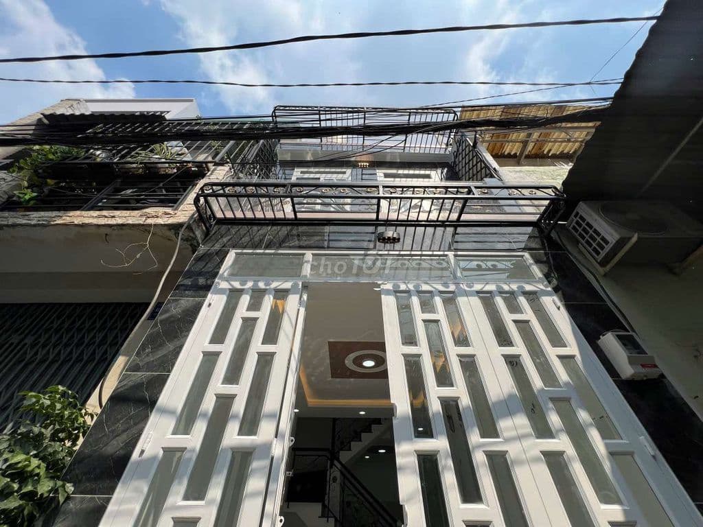 Nhà bán chính chủ thưong lựong mạnh