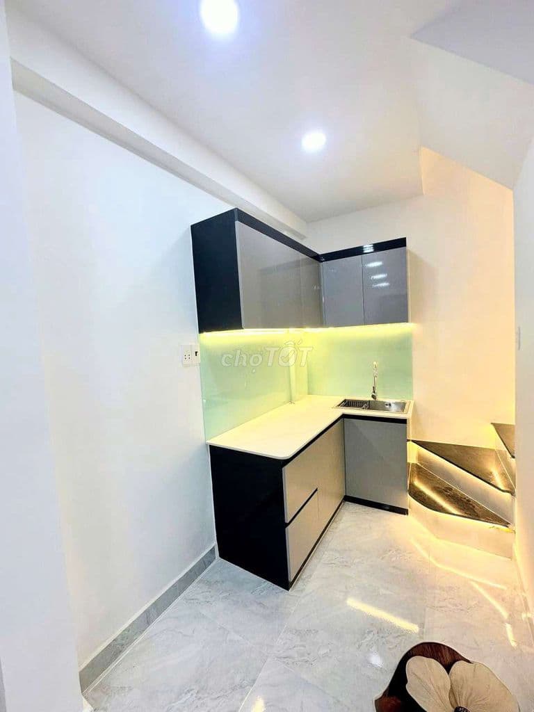 Nhà Đẹp 3 Tầng Không Quy Hoạch Q4 - Ảnh 3