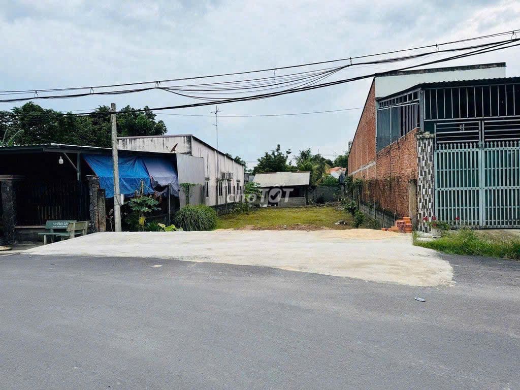 Mặt tiền đường nhựa nguyễn thị lắng 350m2 full thổ 800tr còn bớt lộc - Ảnh 2