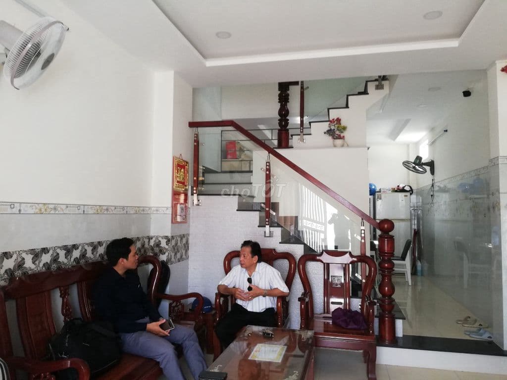 Nhà còn mới Trường Chinh, gần Bệnh Viện Thống Nhất.