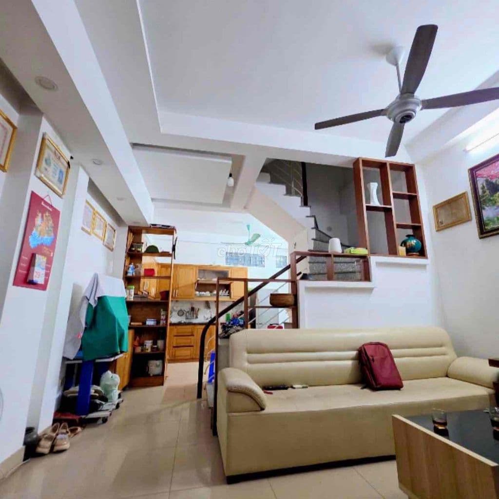 7 tỷ - Nhà Mai Dịch - 6 Tầng - 8 Ngủ - Ô tô đỗ cửa - Sẵn Ở