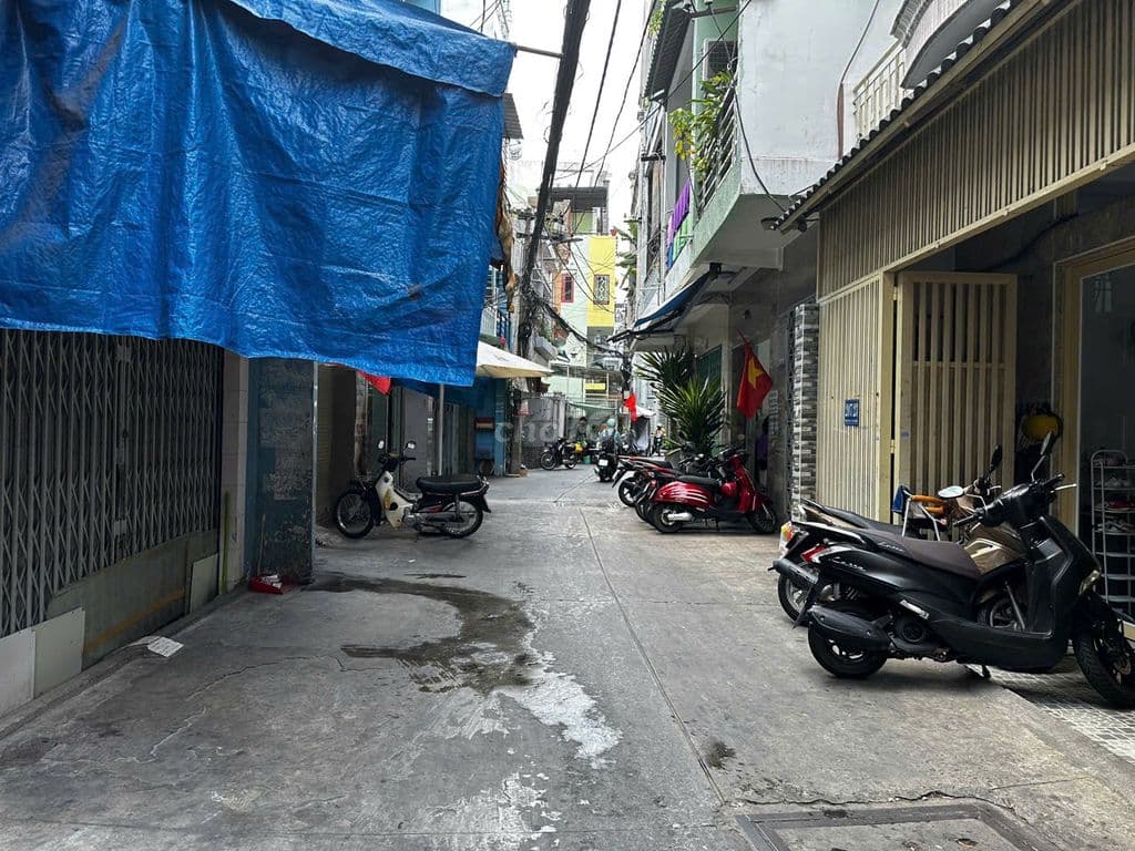 PHẠM VĂN HAI, PHƯỜNG TÂN SƠN NHẤT, TPHCM. DT: 5.05M X 16, 2 LẦU + ST