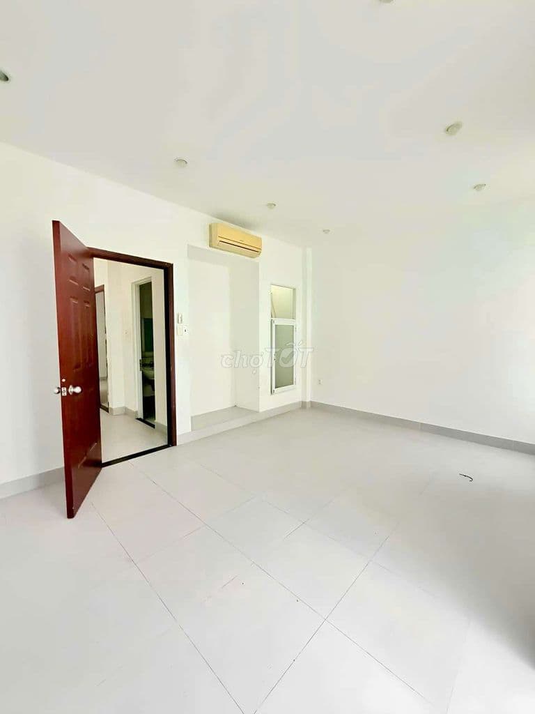 Nhà 3 Tầng 55m2. Đường xe hơi 6m, sát Mặt Tiền Tân Hòa Đông