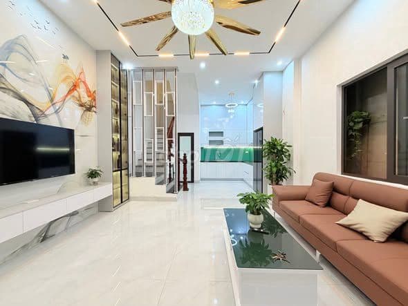 bán nhà 4pn Quận Cầu Giấy lô góc 10,8 tỷ - Ảnh 2