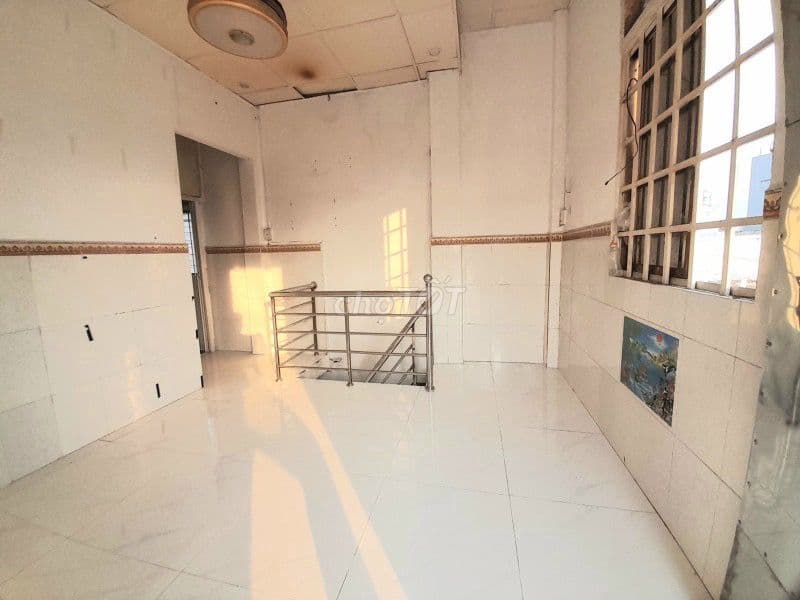 Nhà 3 tầng hoàn công, hoàn công đủ, khg QH, Đường 8,Linh Tây, Thủ Đức - Ảnh 2