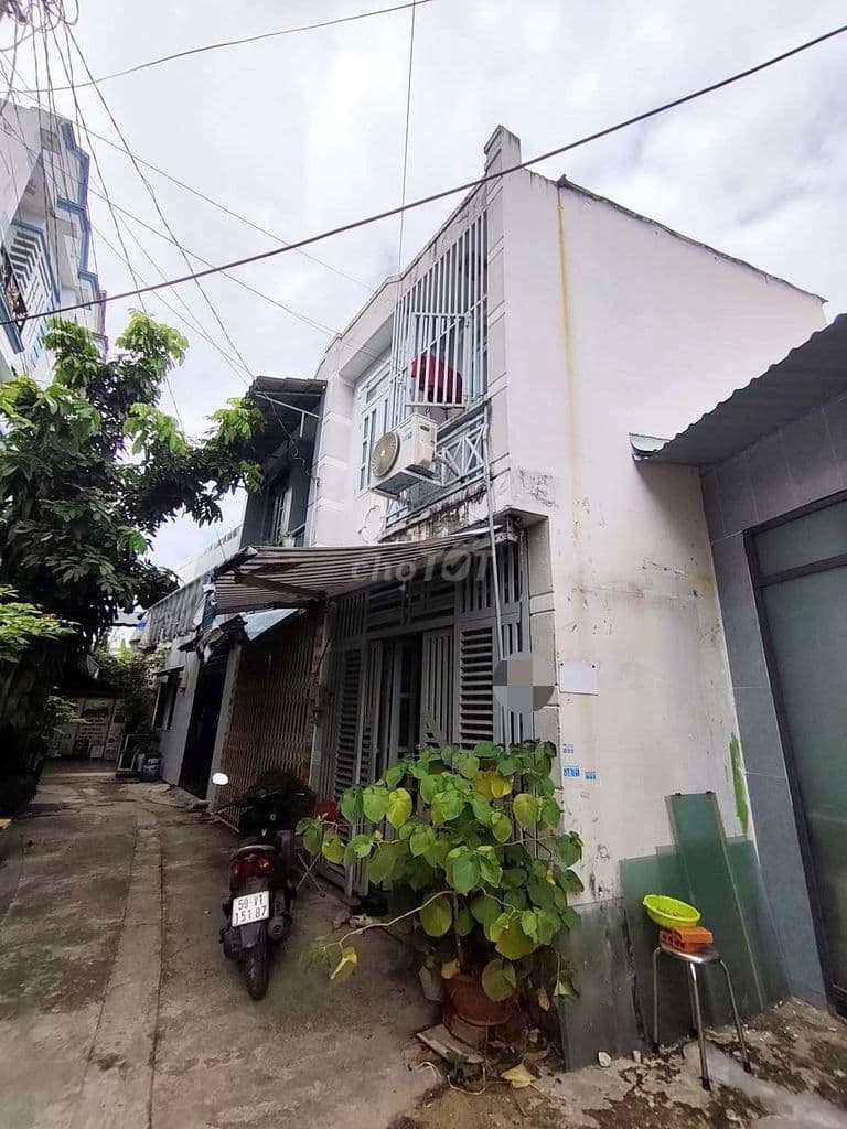 BÁN NHÀ TRỆT LẦU BTCT MẶT TIỀN ĐƯỜNG HT5, 16M2, GẦN CHỢ HIỆP THÀNH,