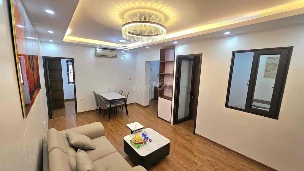 Bán TT Hoàng Quốc Việt, nhà siêu đẹp, thoáng, 2 ngủ khách bếp full NT - Ảnh 2