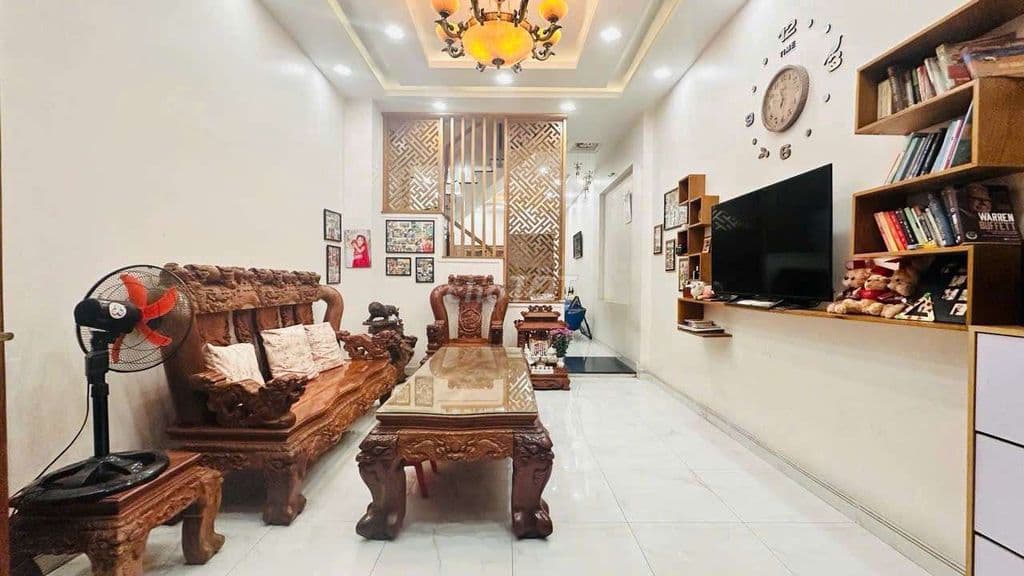 NGỘP NGÂN HÀNG - BÁN GẤP NHÀ 160m2 HBC - NGANG 8M - 11 TỶ