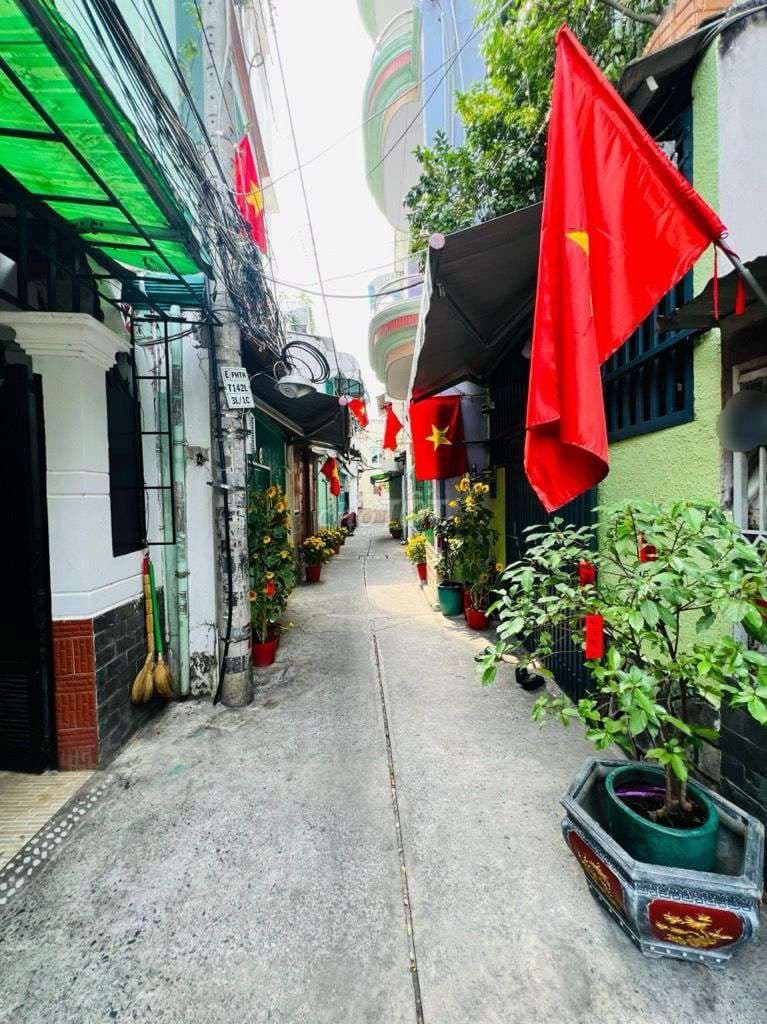 nhà hẻm thông.phạm thế hiển.bông sao.p5.q8