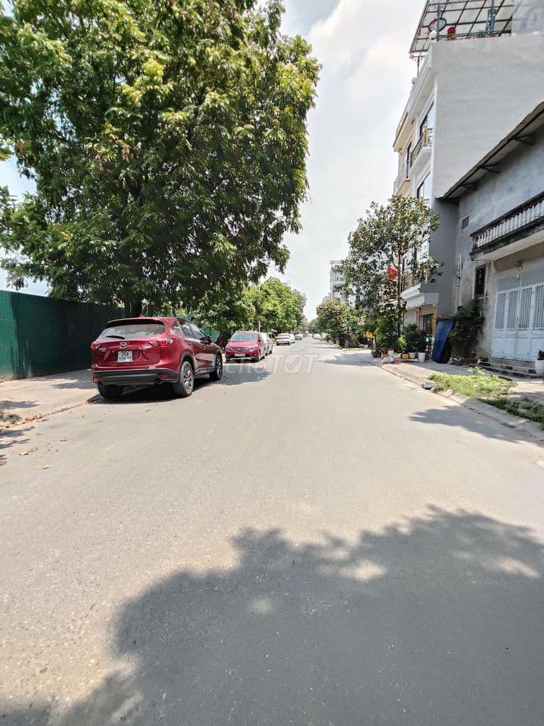 nhà đất Long Biên