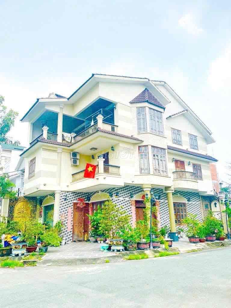 Ngộp bank cần bán gấp biệt thự góc 2mt