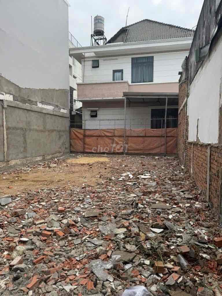 CẠNH TRƯỜNG NGUYỄN DU (P11 cũ) HẺM MỘT TRỤC - SÁT MẶT TIỀN.HƠN 6.5 TỶ