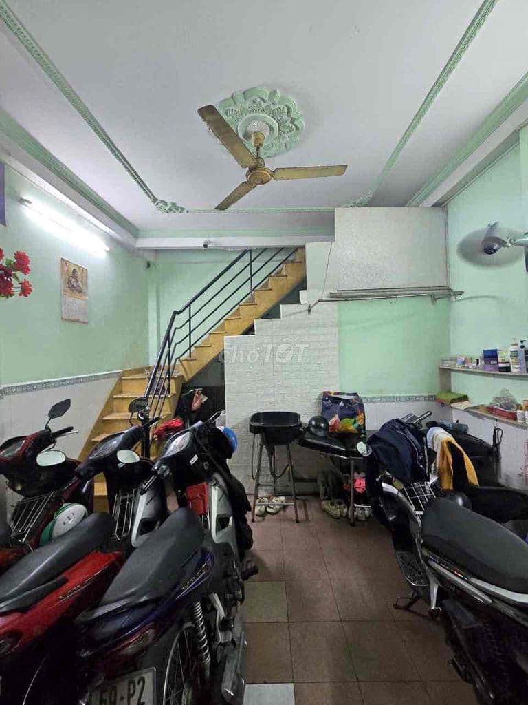 Tân Bình - P4 - Sát Sân Bay - 4 Tầng Đúc - Cách MT 10m - 20m2 - 3PN