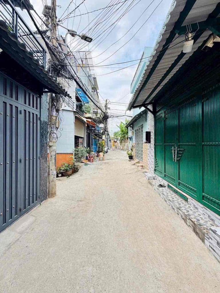 GIẢM CÒN 4 TỶ 87, NHÀ MỚI XÂY 3 TẦNG, 42M2, HẺM XE HƠI 5M, GẦN EMART 2 - Ảnh 2