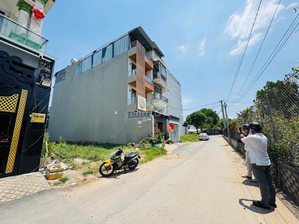 RA GẤP LÔ ĐẤT LINH ĐÔNG ĐẸP ĐƯỜNG OTO BỰ(5,3x18,5) 100M2 GIÁ CHỈ 5,8TỶ - Ảnh 2