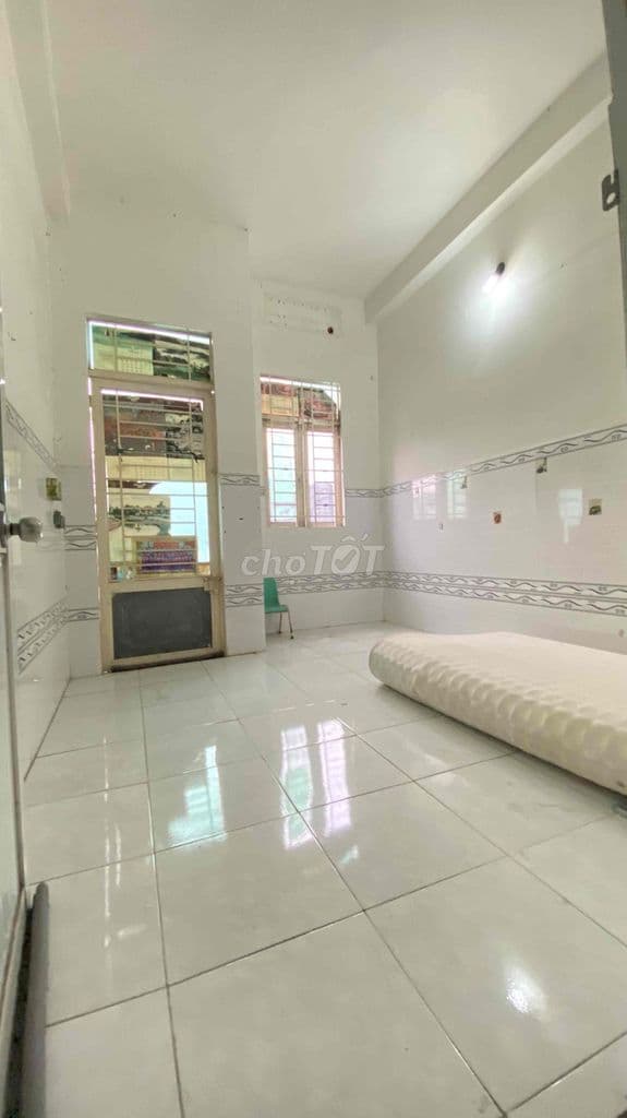 nhà căn đôi- 75,9 m2 - 4 phòng ngủ, 4 nhà vệ sinh đường Hồ Văn Long,