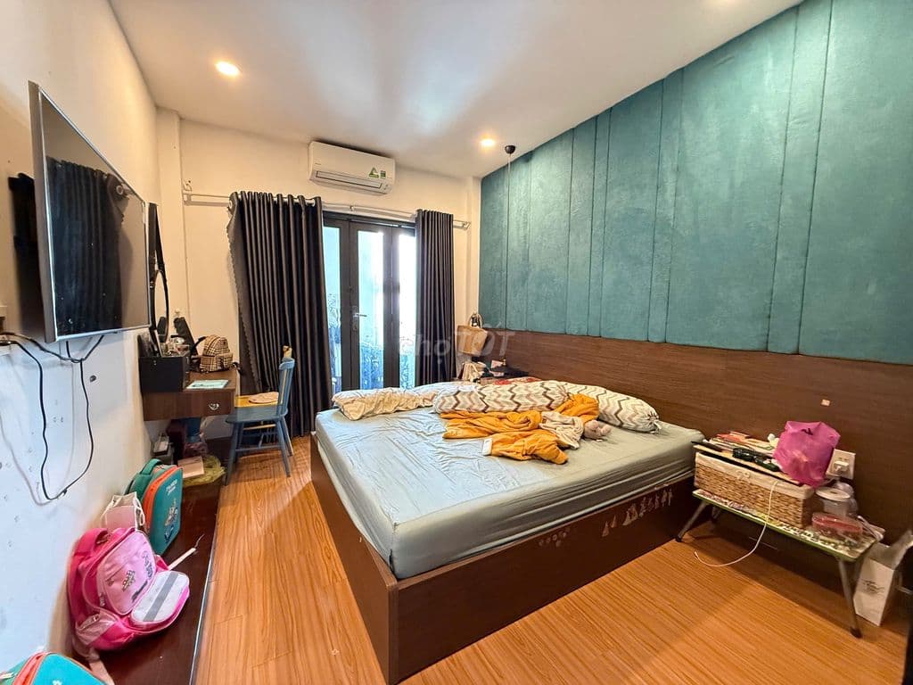 BÁN GẤP NHÀ ĐẸP 136 NGUYỄN HỮU TIẾN, GIÁ 11,9TỶ