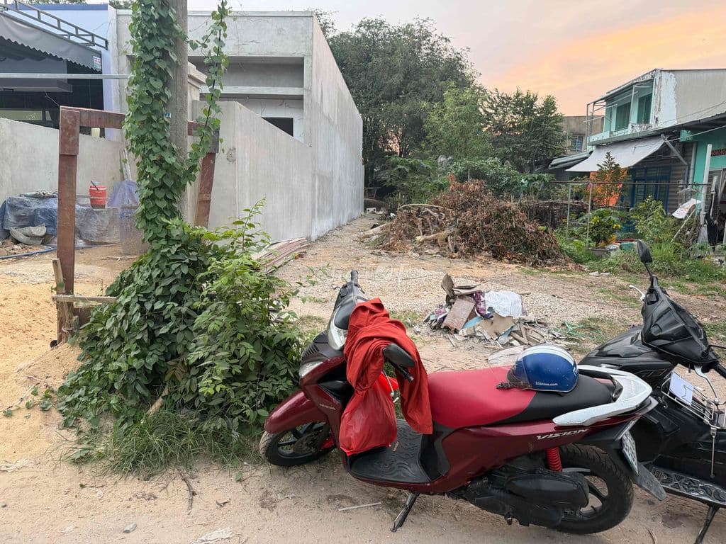 Bán gấp lô đất 160m2 thổ cư đường Lê Thị Bay vào 300mét,gần trường học