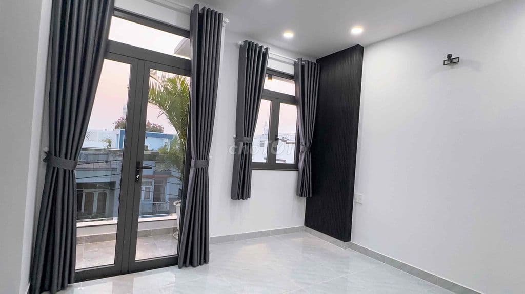 Bàn nhà mặt tiền Góc Lê Văn Quới 70m2 đât 5 tầng